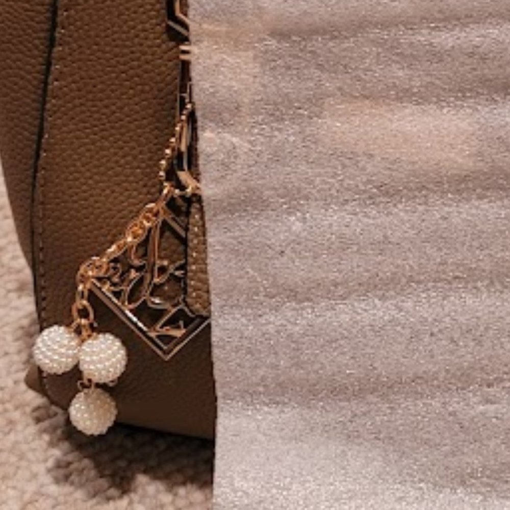 Designer Purse - Picture 3 of 4